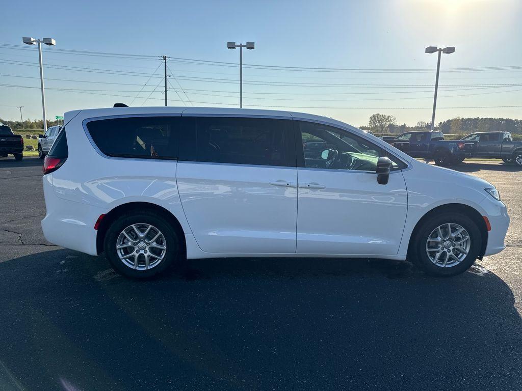 new 2026 Chrysler Pacifica car, priced at $44,071