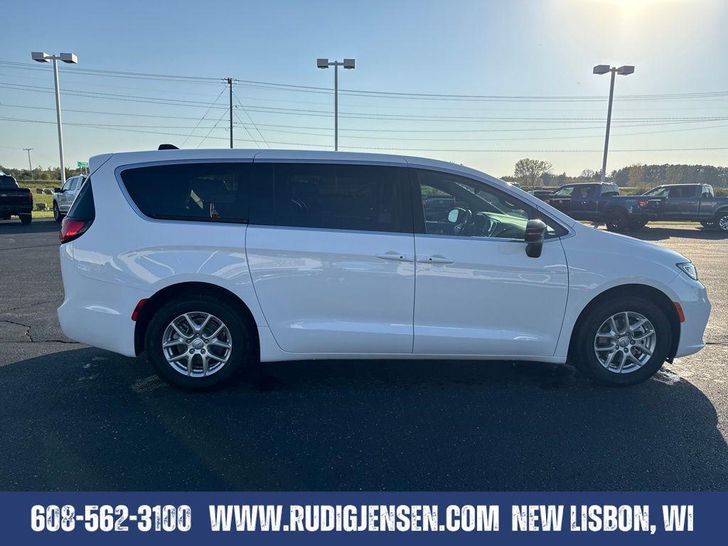 new 2026 Chrysler Pacifica car, priced at $44,470