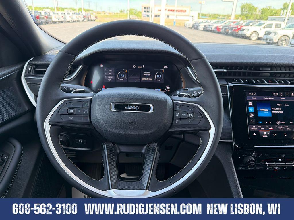 used 2025 Jeep Grand Cherokee car, priced at $38,889