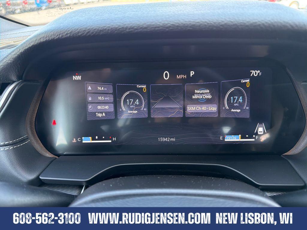 used 2025 Jeep Grand Cherokee car, priced at $38,889