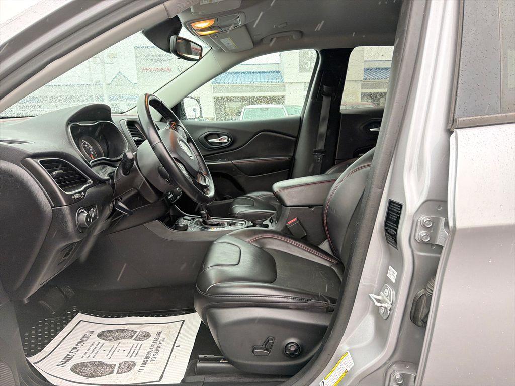 used 2020 Jeep Cherokee car, priced at $22,490