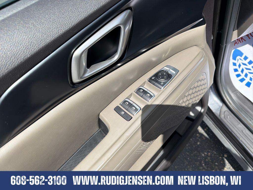 used 2025 Kia Carnival car, priced at $36,389