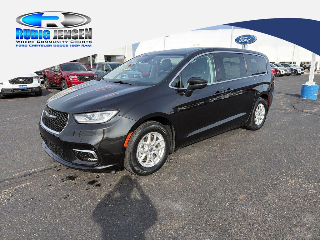 used 2023 Chrysler Pacifica car, priced at $26,389