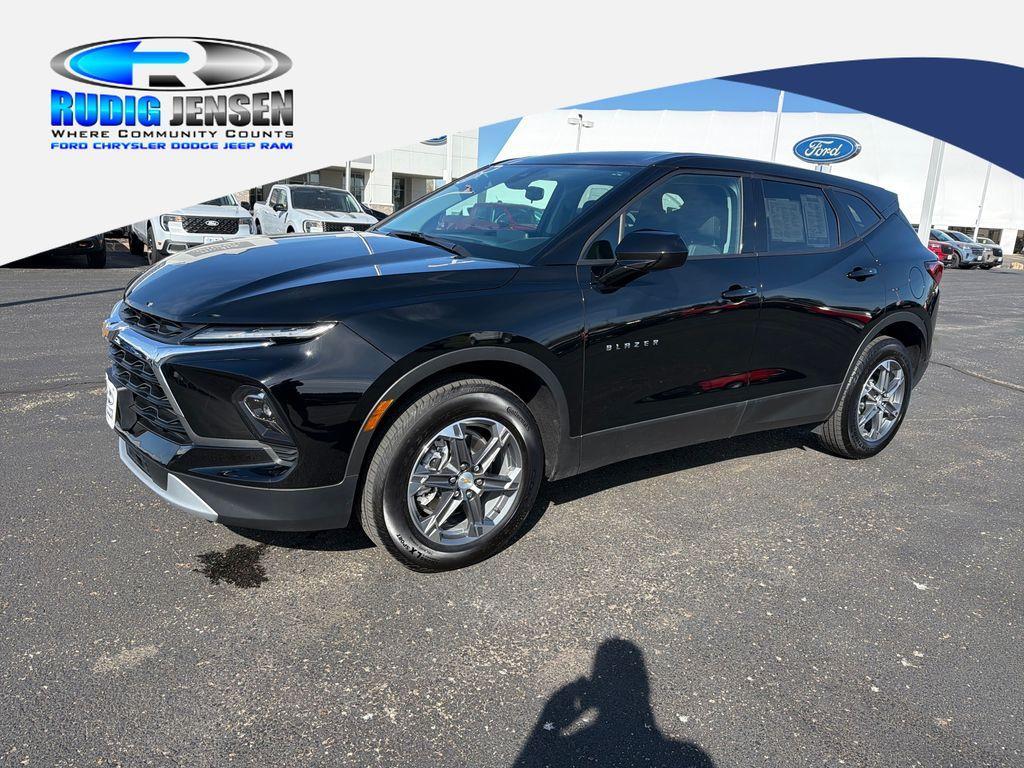 used 2025 Chevrolet Blazer car, priced at $30,189