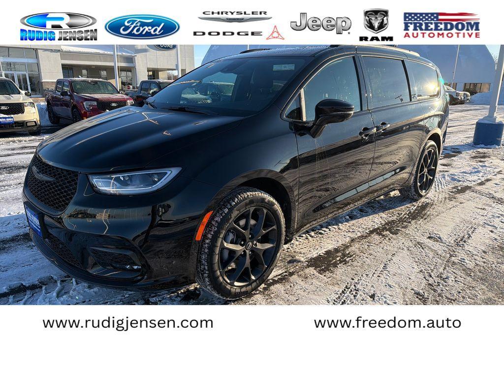 new 2026 Chrysler Pacifica car, priced at $48,514