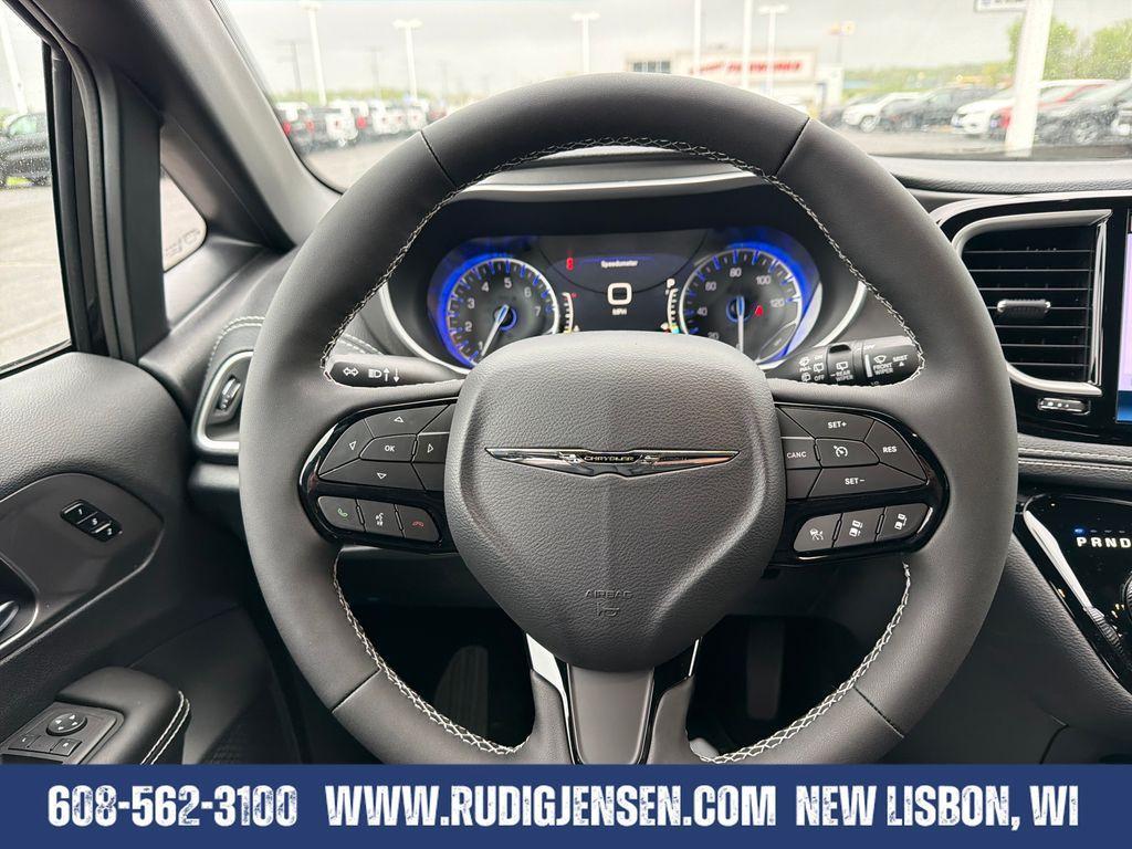 new 2026 Chrysler Pacifica car, priced at $48,913