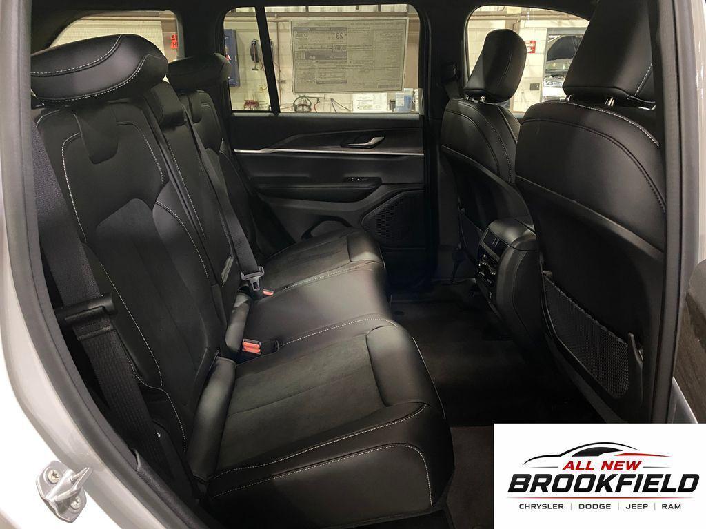new 2026 Jeep Grand Cherokee car, priced at $40,663