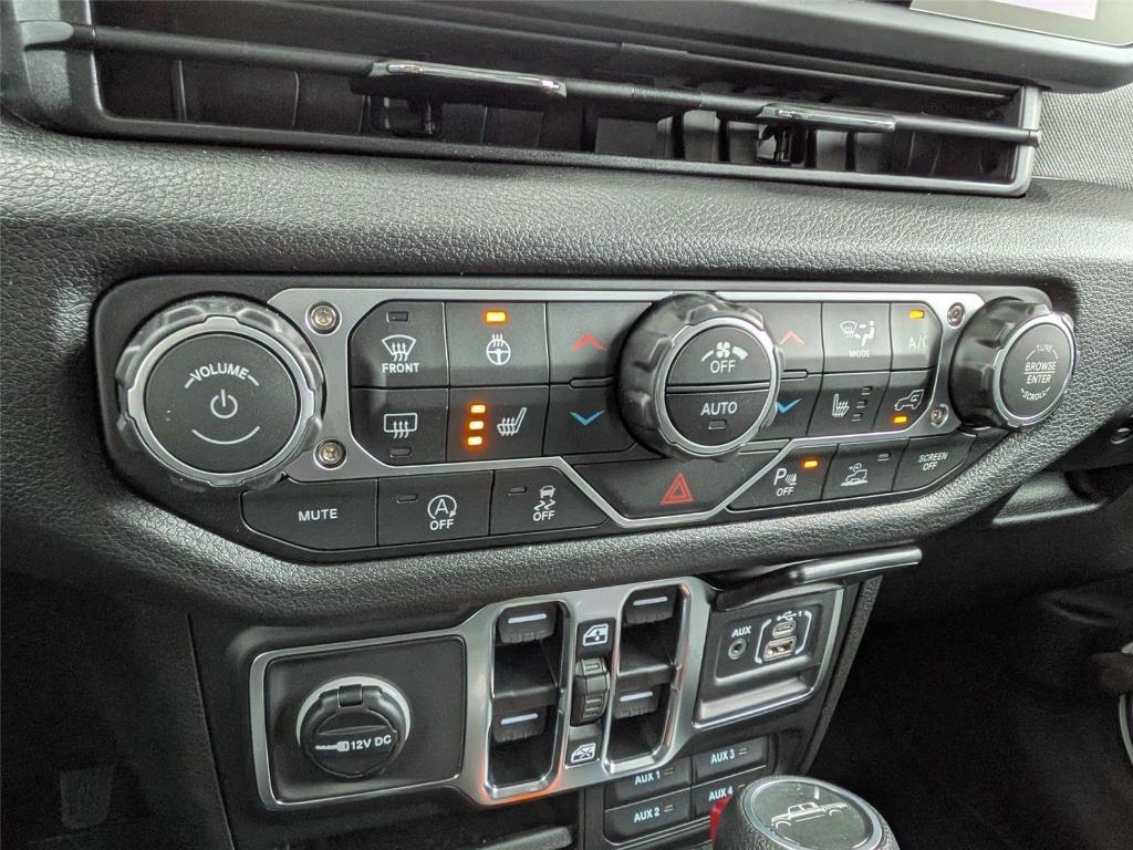 new 2025 Jeep Gladiator car, priced at $55,788