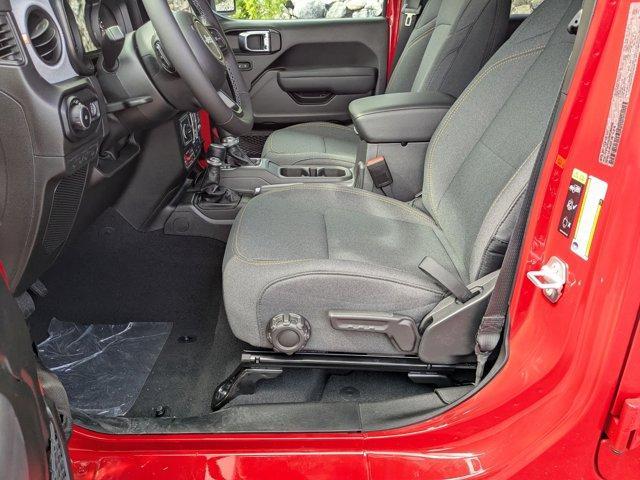 new 2025 Jeep Wrangler car, priced at $57,054