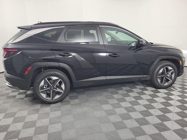 new 2026 Hyundai TUCSON Hybrid car, priced at $33,881