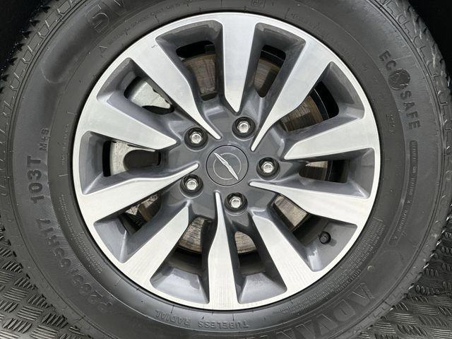 used 2024 Chrysler Pacifica Hybrid car, priced at $27,297