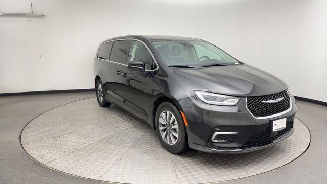 used 2024 Chrysler Pacifica Hybrid car, priced at $27,297