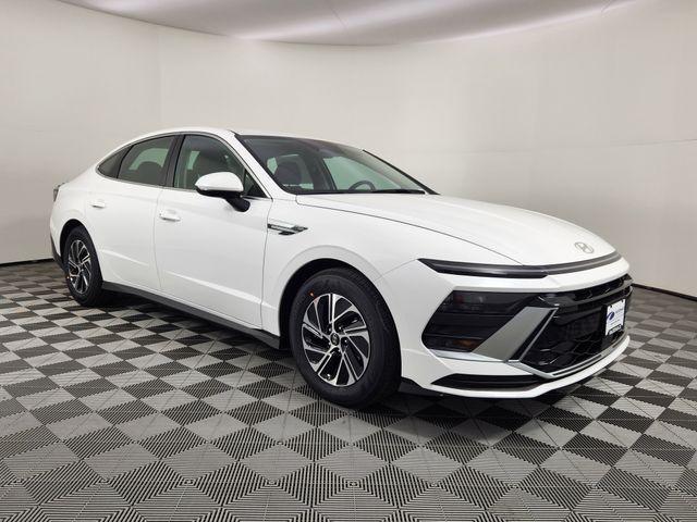 new 2026 Hyundai Sonata Hybrid car, priced at $29,289