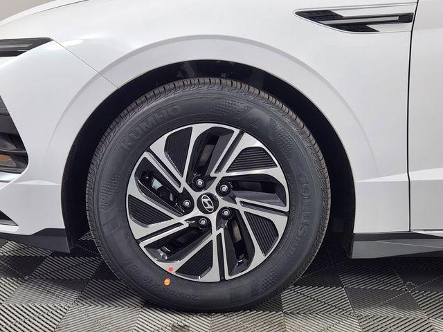 new 2026 Hyundai Sonata Hybrid car, priced at $29,289