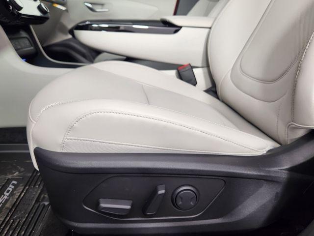 new 2026 Hyundai TUCSON Hybrid car, priced at $33,881