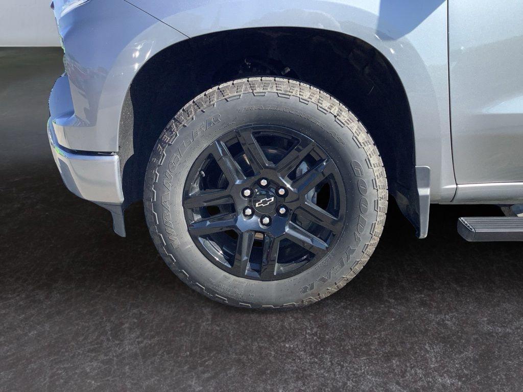 used 2025 Chevrolet Silverado 1500 car, priced at $44,917