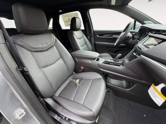 new 2025 Cadillac XT5 car, priced at $54,090