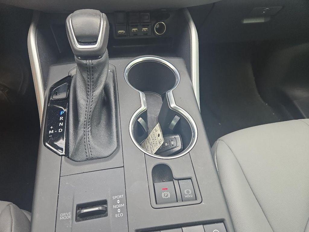 used 2020 Toyota Highlander car, priced at $26,995