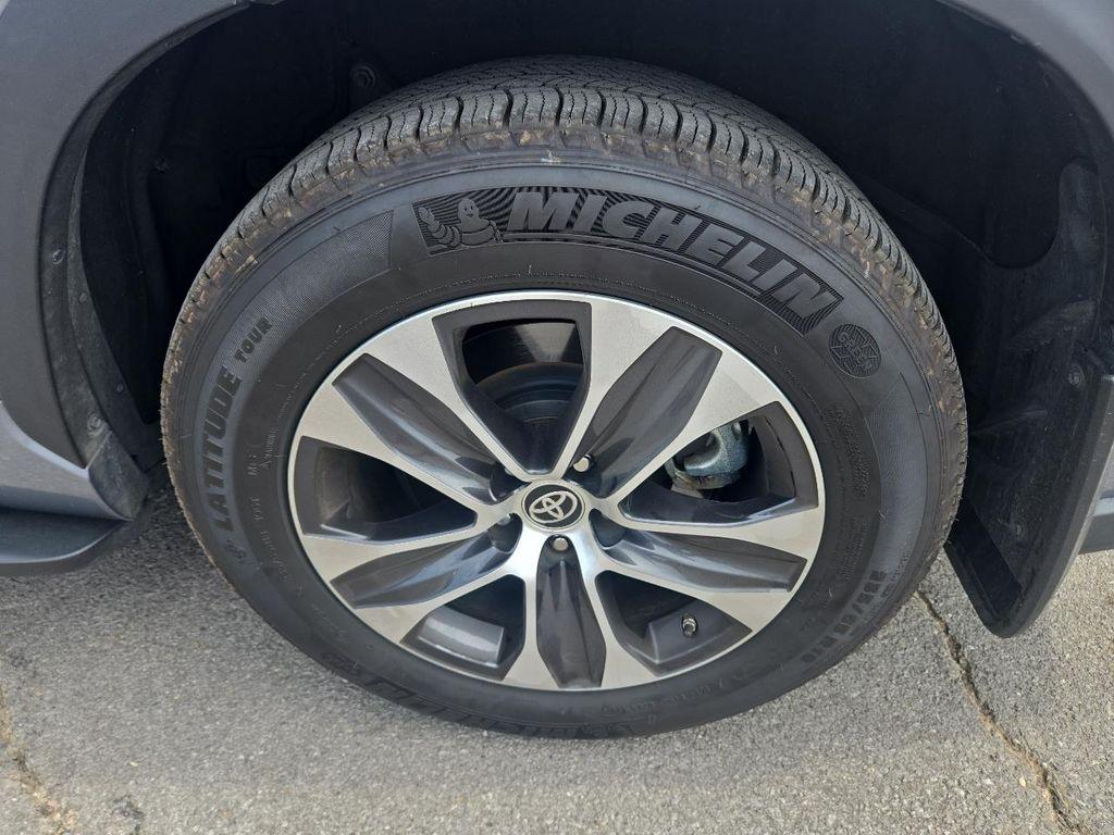 used 2020 Toyota Highlander car, priced at $26,995
