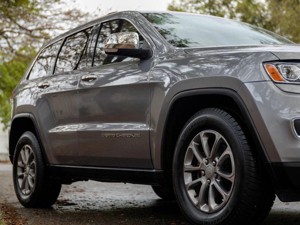 used 2014 Jeep Grand Cherokee car, priced at $11,192