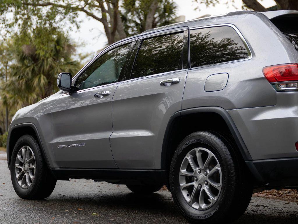 used 2014 Jeep Grand Cherokee car, priced at $11,192