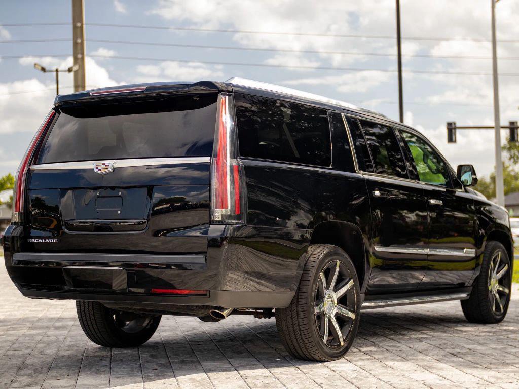 used 2016 Cadillac Escalade ESV car, priced at $25,192