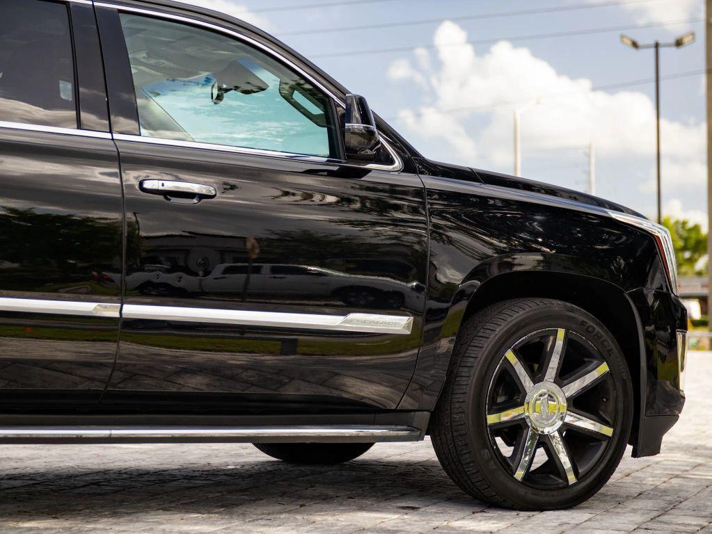 used 2016 Cadillac Escalade ESV car, priced at $25,192