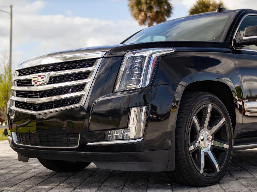 used 2016 Cadillac Escalade ESV car, priced at $25,192