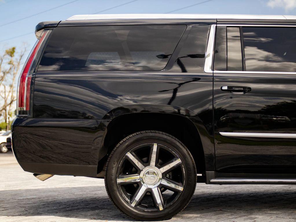 used 2016 Cadillac Escalade ESV car, priced at $25,192