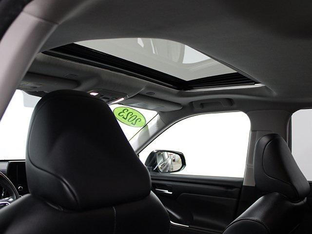 used 2023 Toyota Highlander car, priced at $34,900