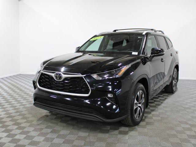 used 2023 Toyota Highlander car, priced at $34,900