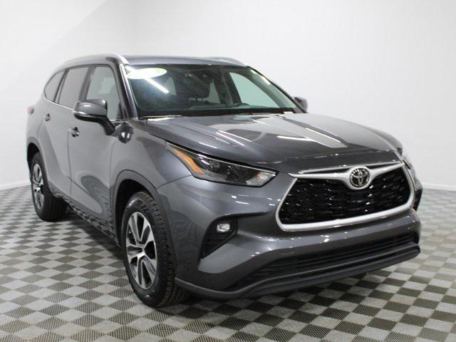 used 2023 Toyota Highlander car, priced at $36,500