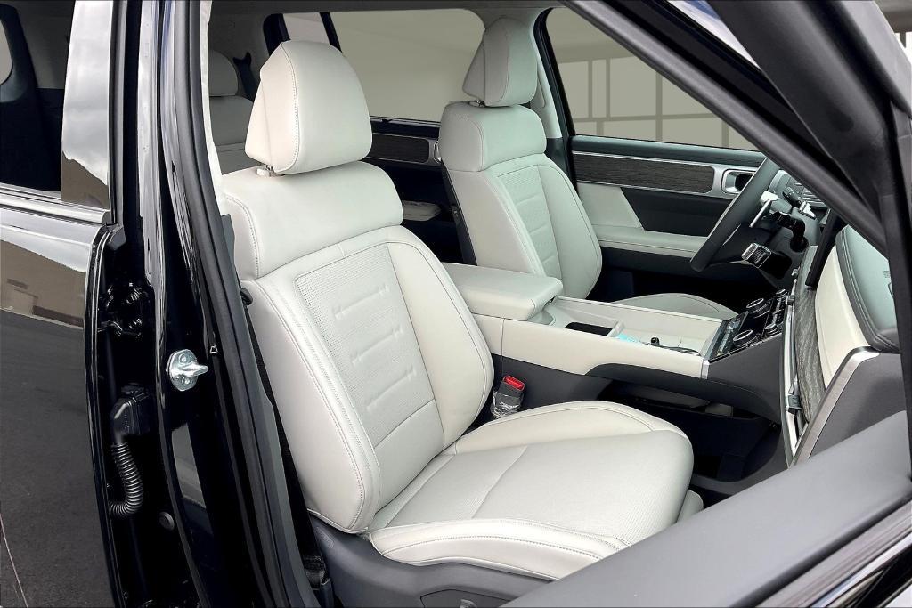 new 2025 Hyundai SANTA FE HEV car, priced at $47,301