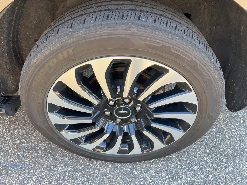 used 2022 Lincoln Navigator car, priced at $45,475