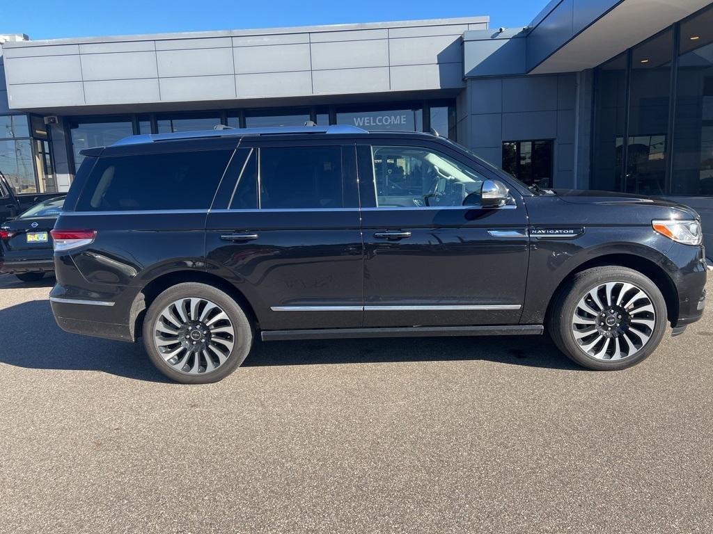 used 2022 Lincoln Navigator car, priced at $45,475