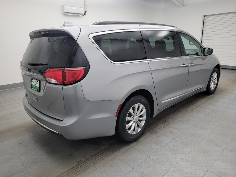 used 2017 Chrysler Pacifica car, priced at $14,595