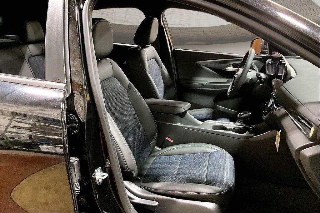 new 2026 Buick Envista car, priced at $25,221