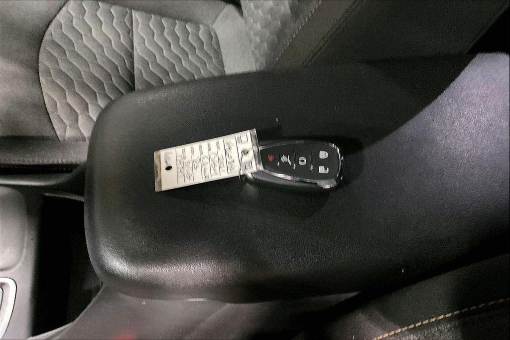 used 2021 Chevrolet Equinox car, priced at $13,895