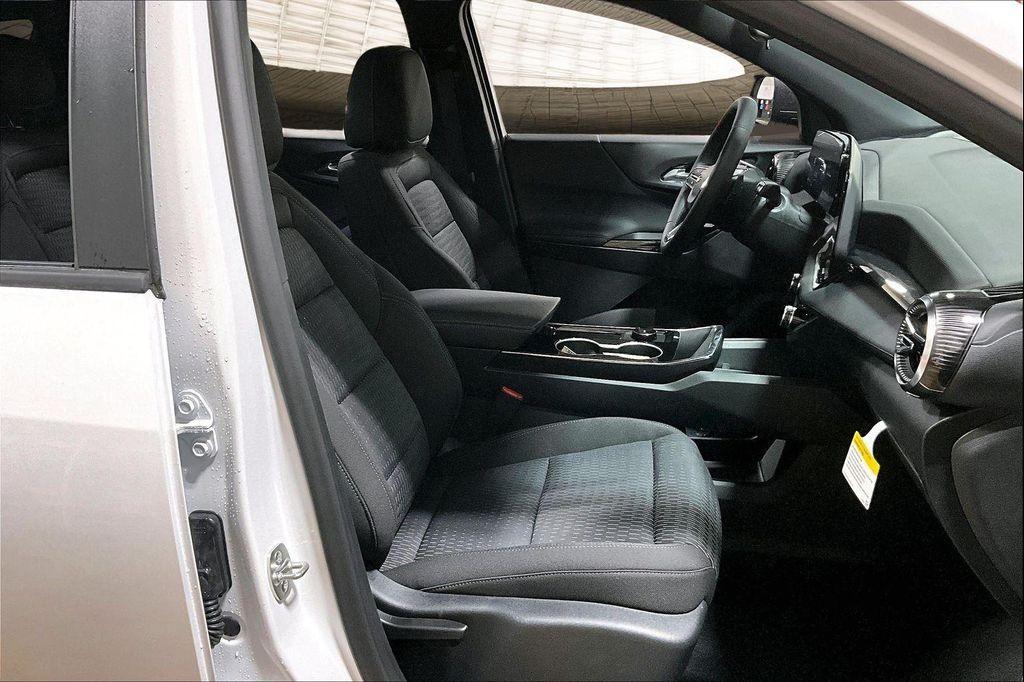 new 2026 Chevrolet Equinox car, priced at $29,829