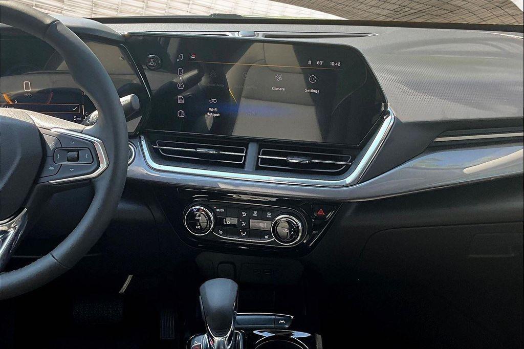 new 2025 Chevrolet Trax car, priced at $25,029