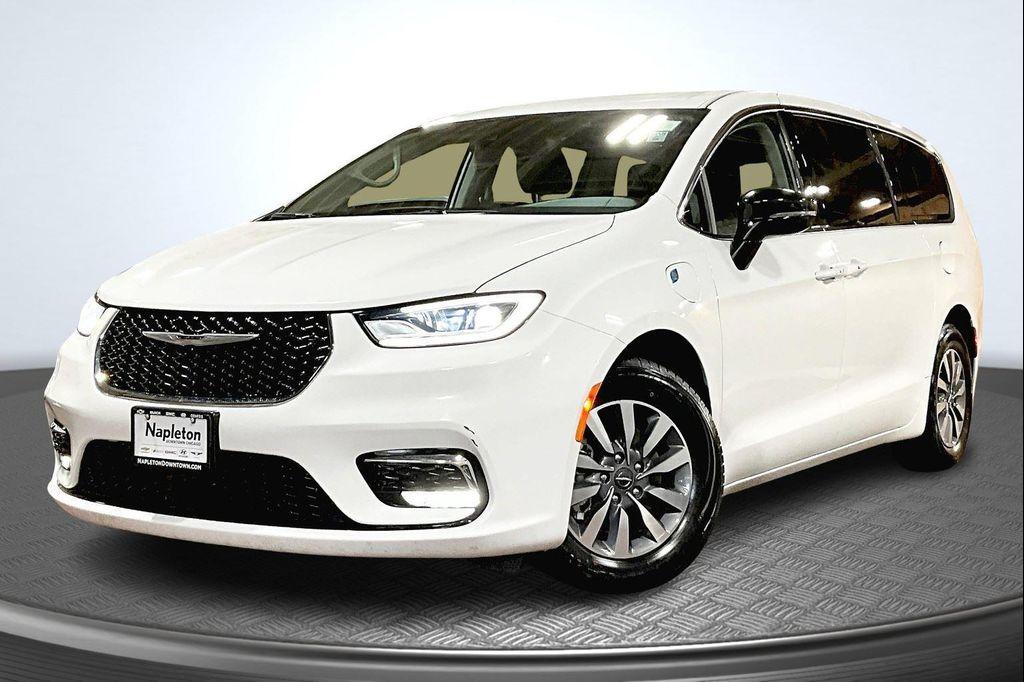 used 2024 Chrysler Pacifica Hybrid car, priced at $24,987