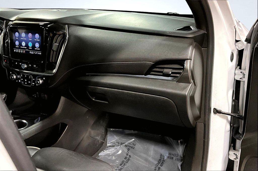 used 2022 Chevrolet Traverse car, priced at $31,892
