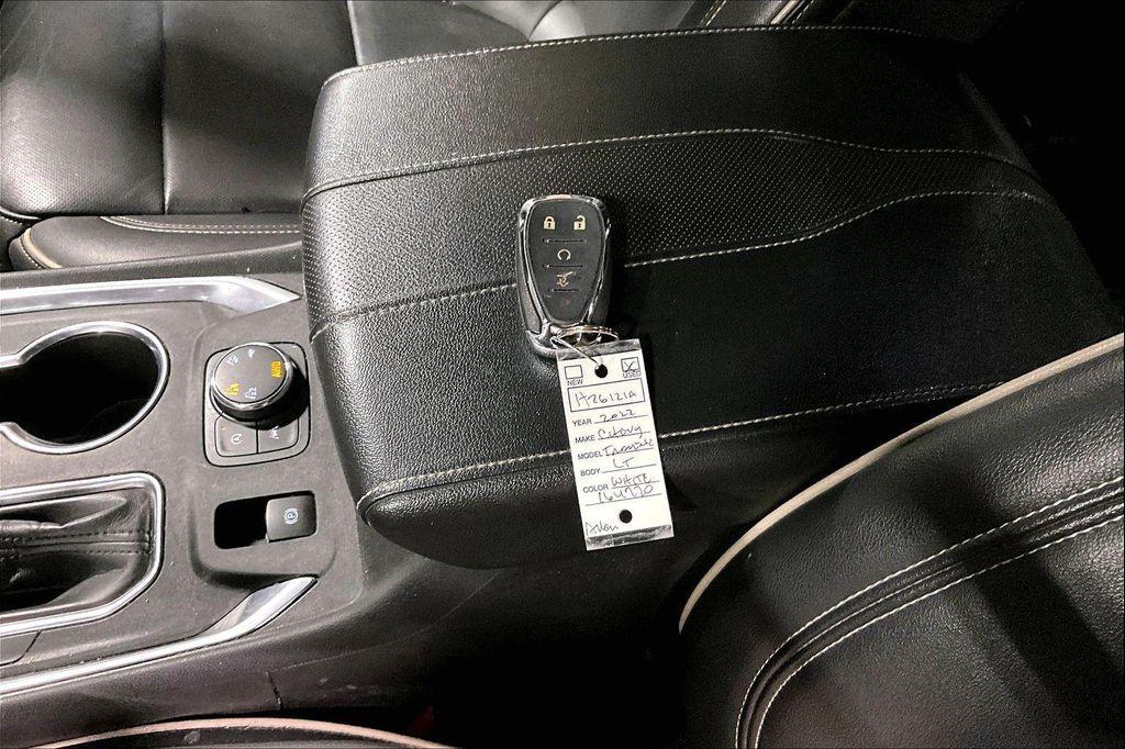 used 2022 Chevrolet Traverse car, priced at $31,892