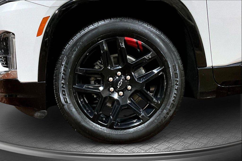 used 2022 Chevrolet Traverse car, priced at $31,892