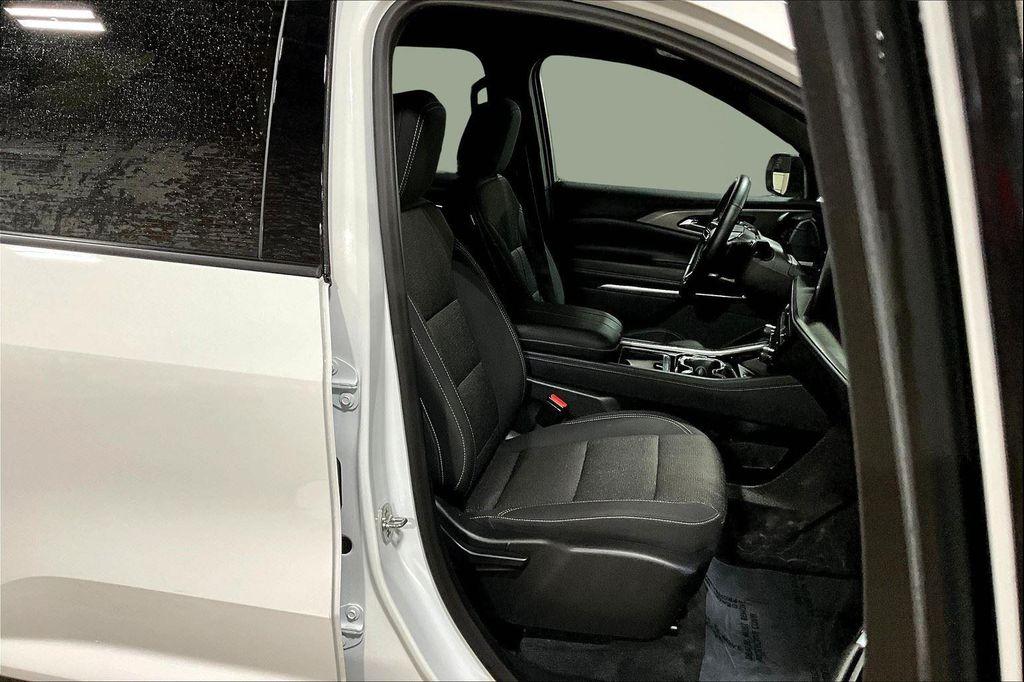 used 2024 Chevrolet Traverse car, priced at $34,685