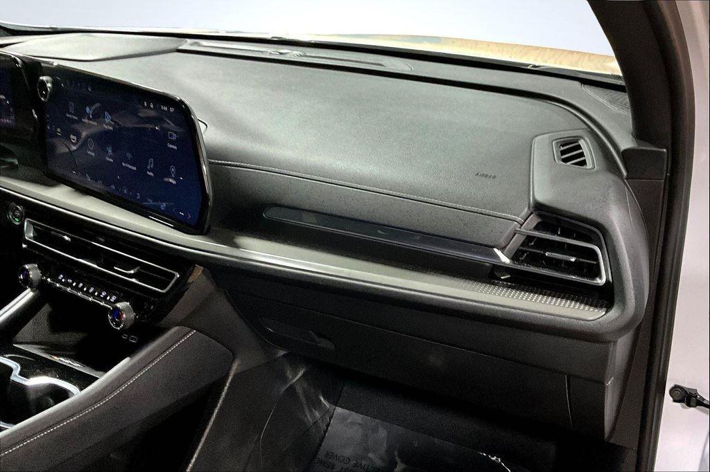 used 2024 Chevrolet Traverse car, priced at $34,685