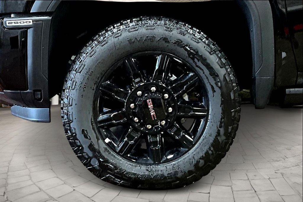new 2025 GMC Sierra 2500 car, priced at $79,352