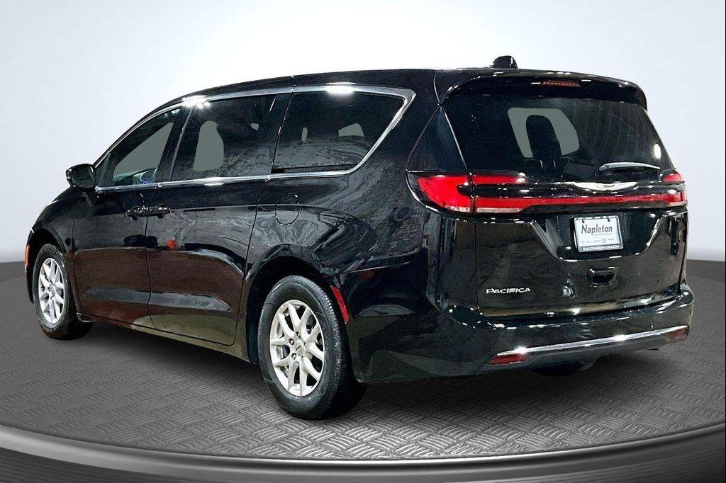 used 2025 Chrysler Pacifica car, priced at $30,951