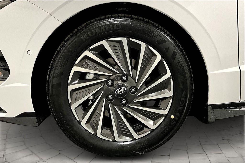 used 2025 Hyundai Sonata Hybrid car, priced at $31,565