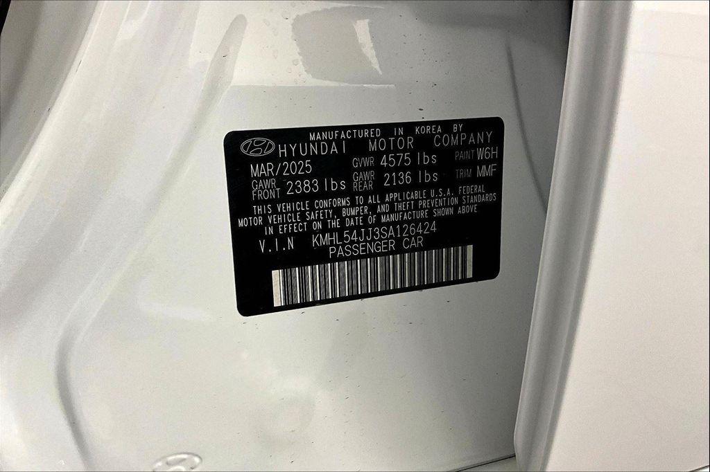 used 2025 Hyundai Sonata Hybrid car, priced at $31,887